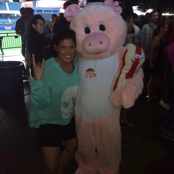 Meet your Posher, Whitney - Picture 5 of 16